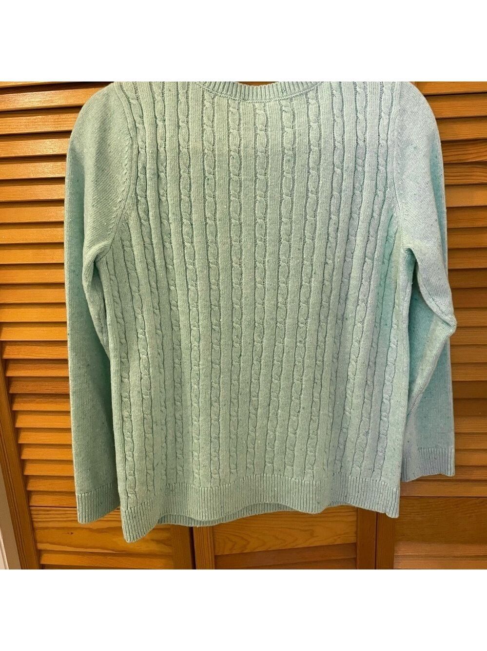 Talbots Cable Knit Sweater, Size M, Lime Green, 3-Button Shoulder Detail. - Picture 7 of 8